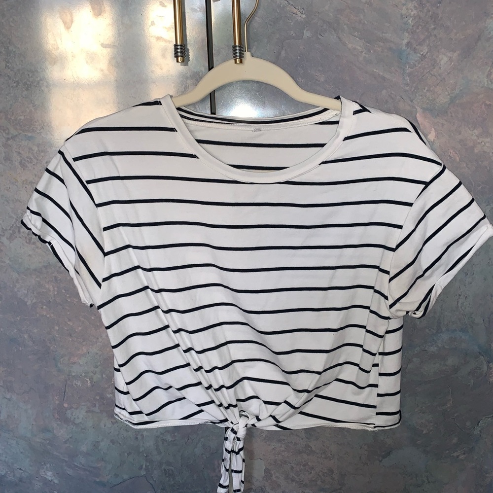 cropped tie shirt